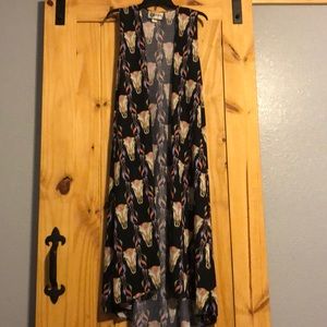 L&B boutique cow skull duster